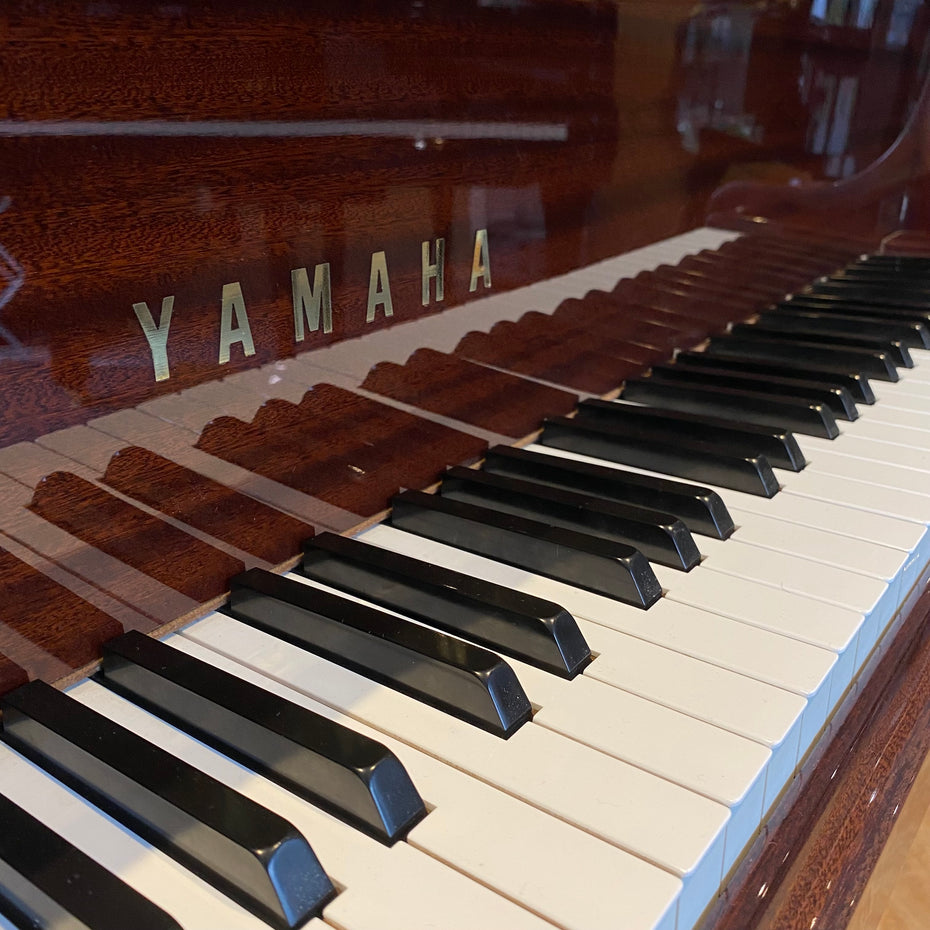 IK-2ND9891 - Pre-owned Yamaha G1 grand piano in polished mahogany Default title