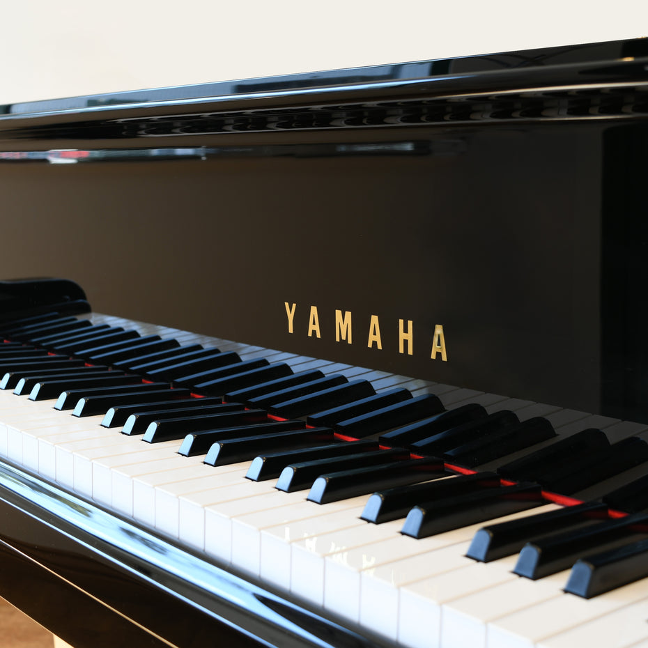 GB1K - Yamaha GB1K grand piano Polished Ebony