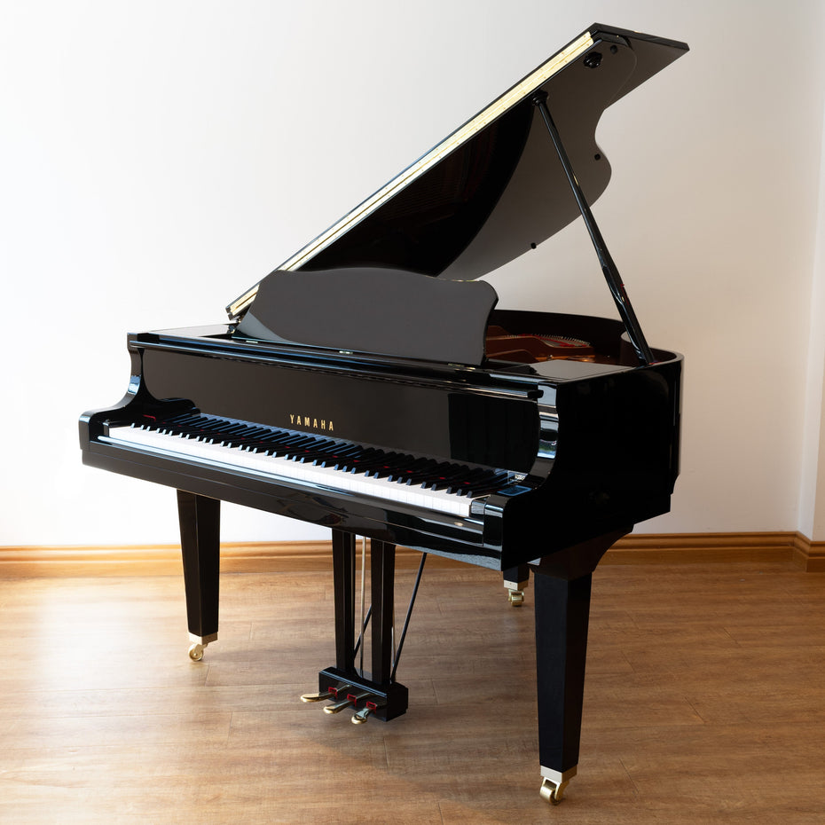 IK-2ND9864 - Pre-owned Yamaha GB1 baby grand piano in polished ebony Default title